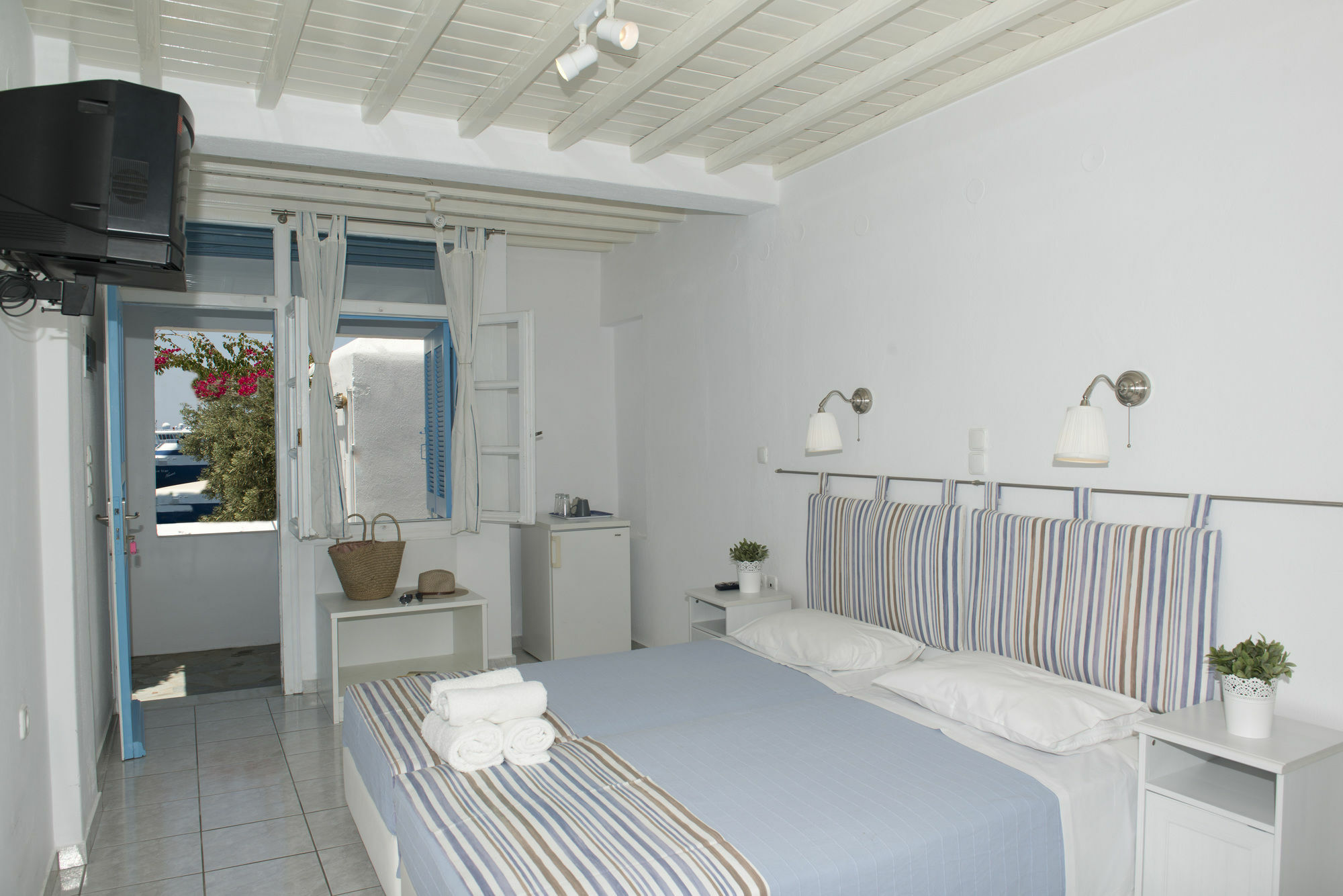 Asimina Hotell Tourlos Exteriör bild